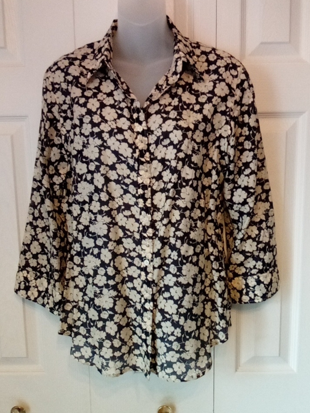 Ralph Lauren Black & Cream Floral Button-Down Shirt Size M